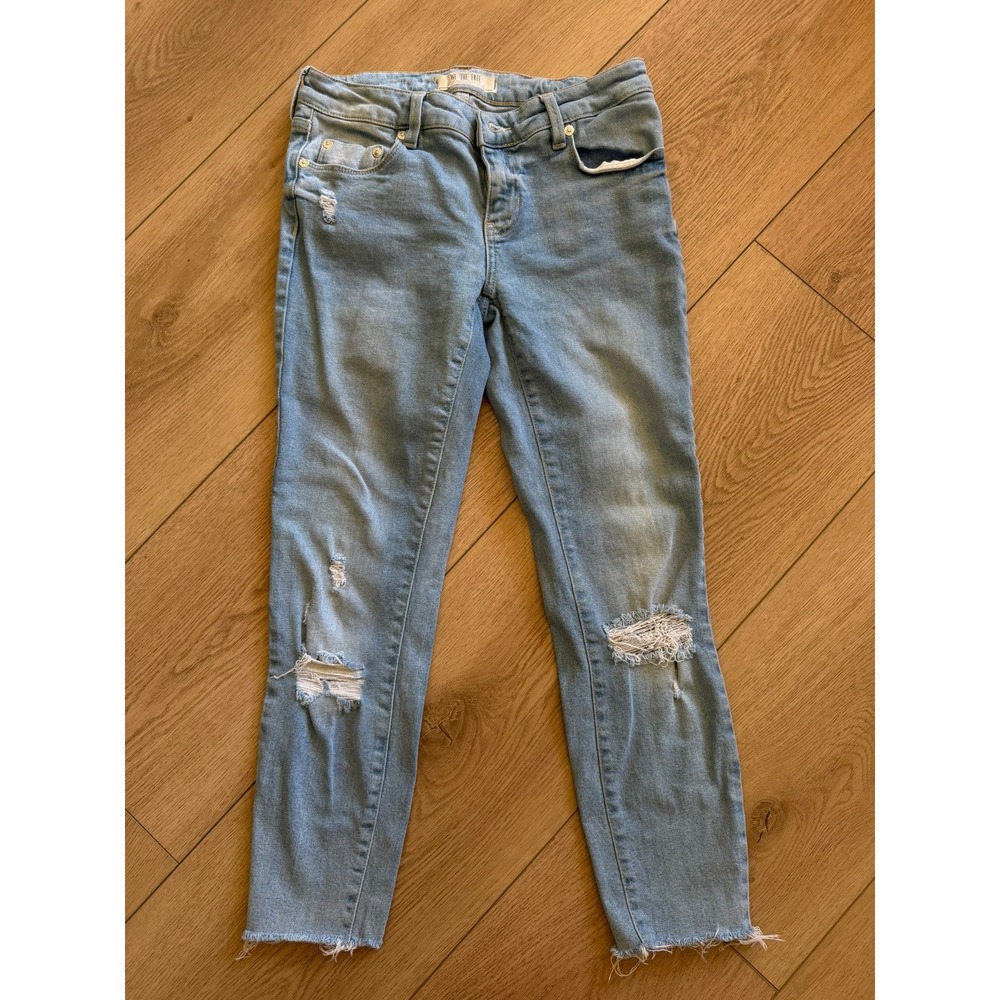 We The Free Free People Distressed Slim Jeans Light Wash Blue Size 25 Frayed Hem